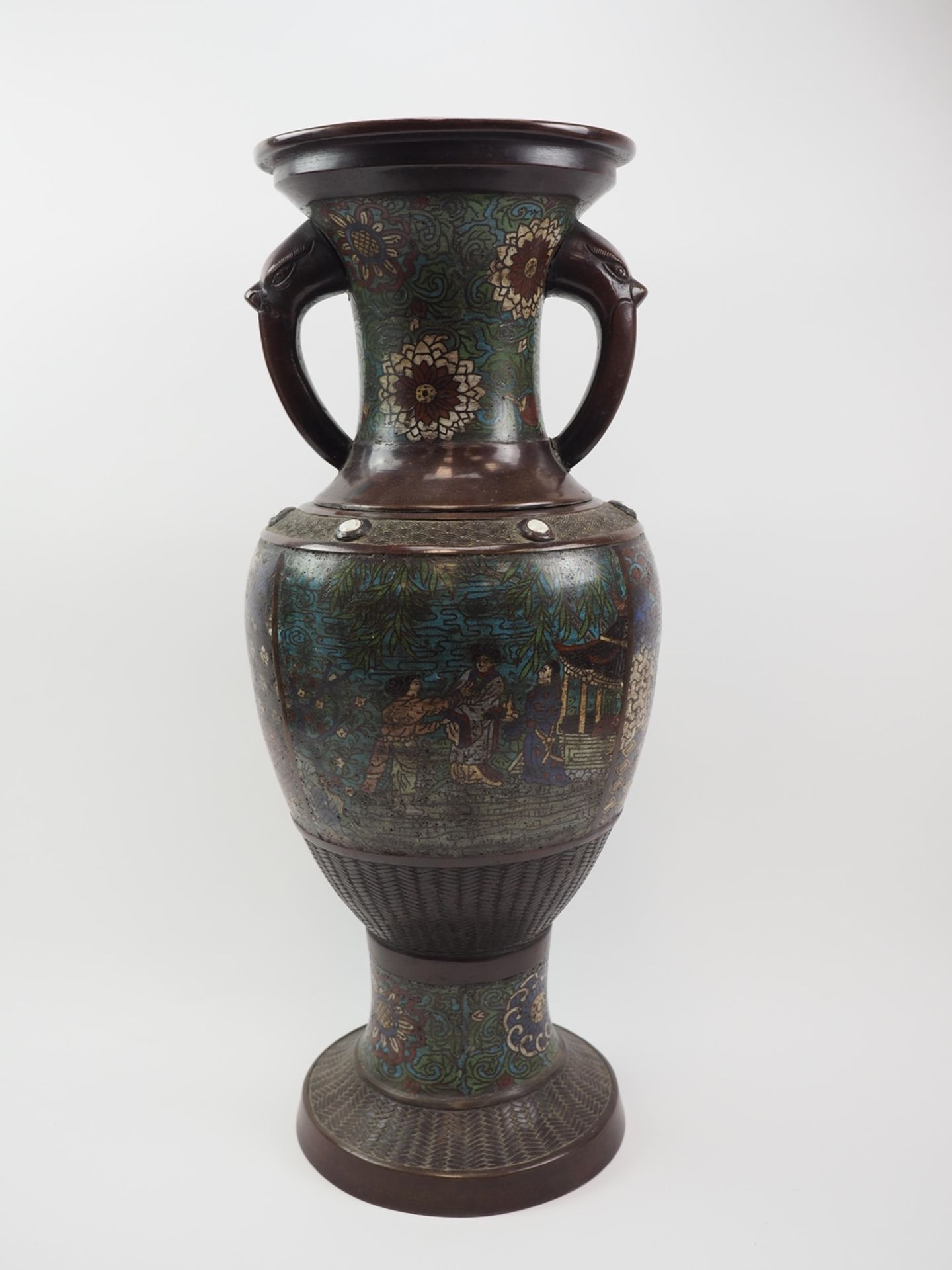 Japan: Bodenvase - Cloisonné.