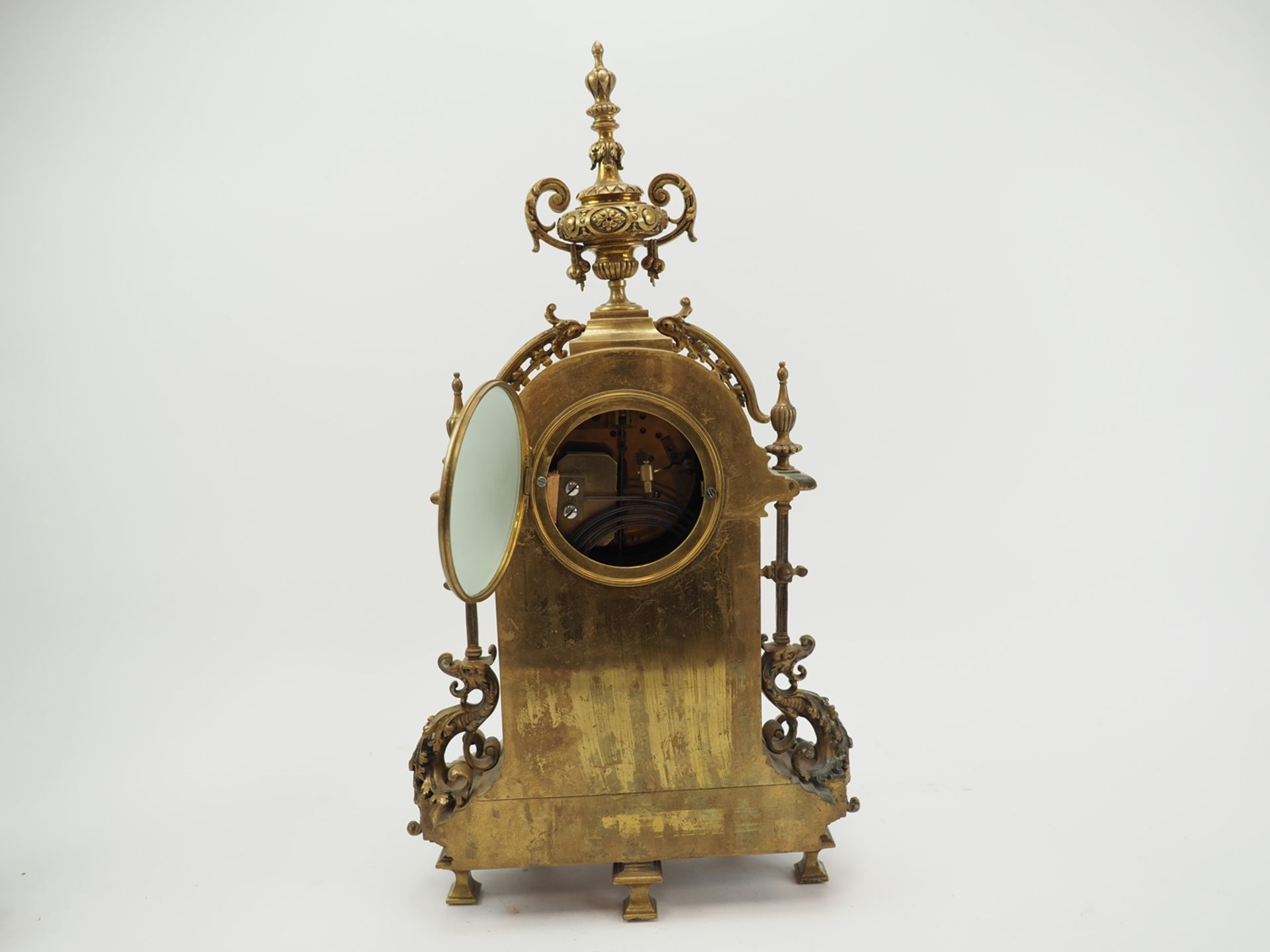 Französische Pendule mit Leuchtern. - Image 3 of 5