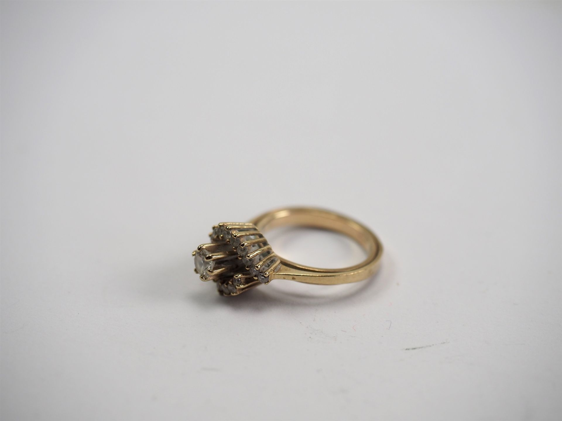 585er GOLD: Paar Ohrstecker mit Diamanten und Ring. - Image 2 of 5