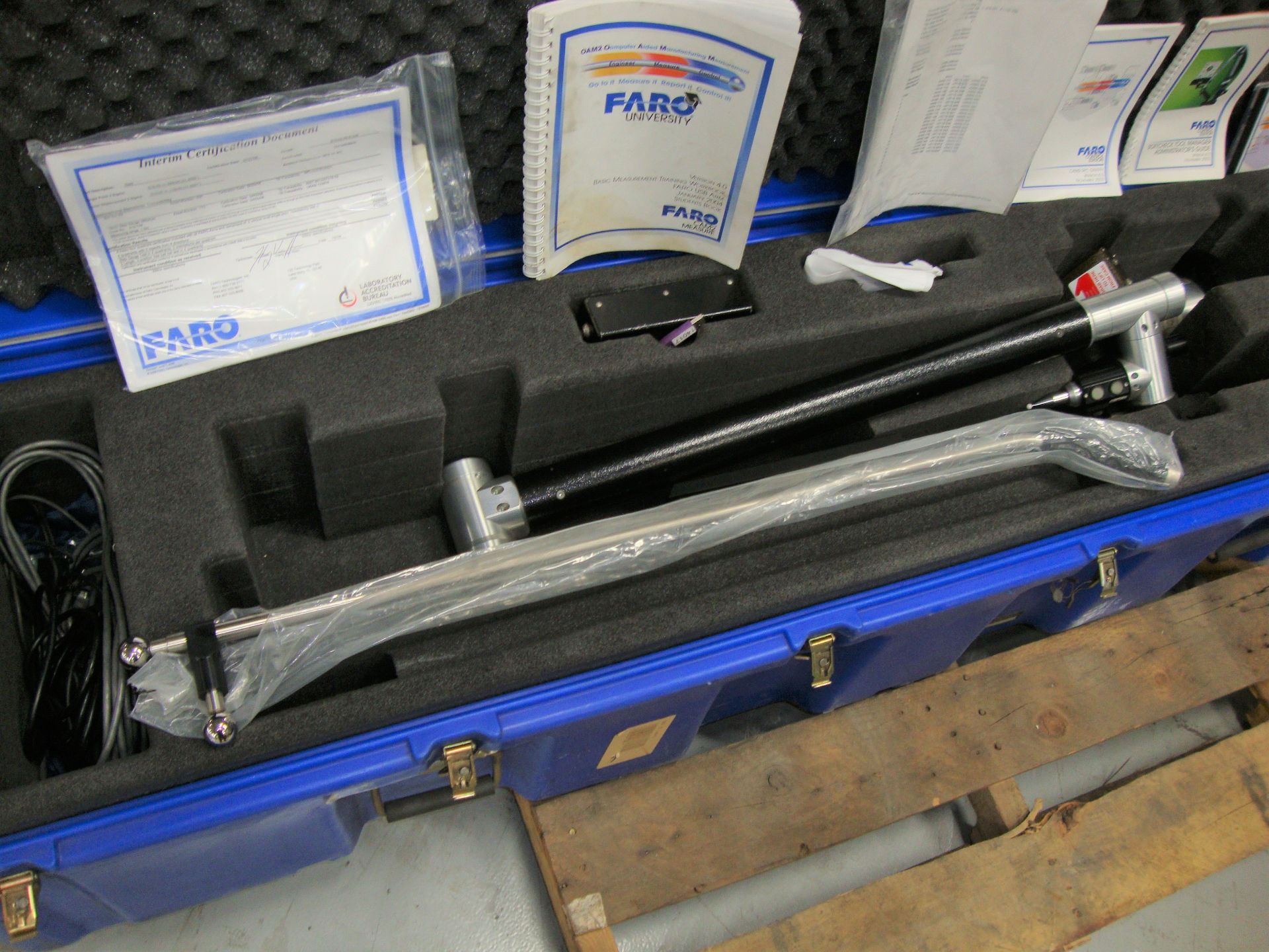 Faro Gold Arm Portable CMM with PC in Storage Case - Image 2 of 23