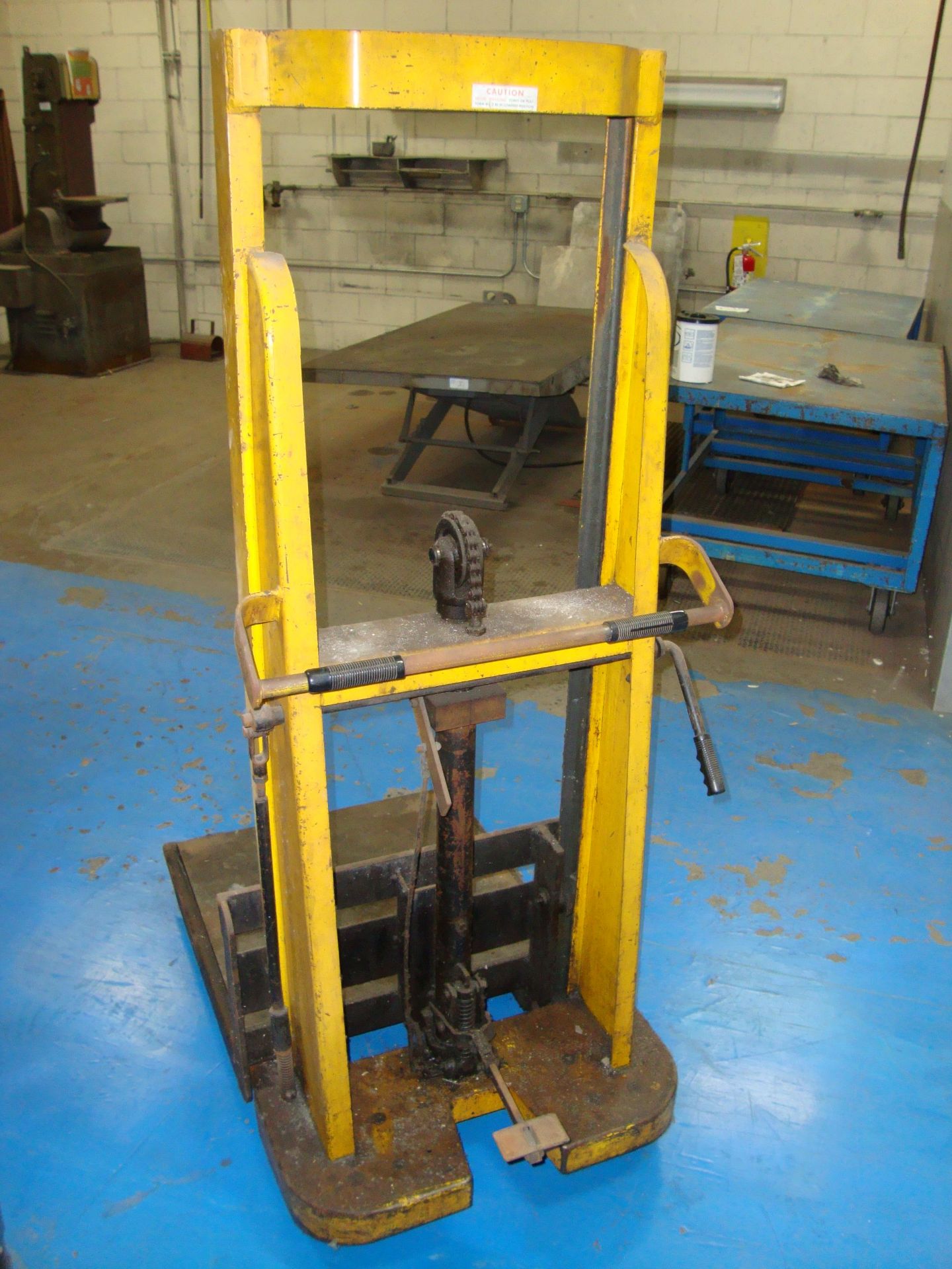 Big Joe Equipment Lift, Model # 2154, 1000 lb. capacity - Image 2 of 2