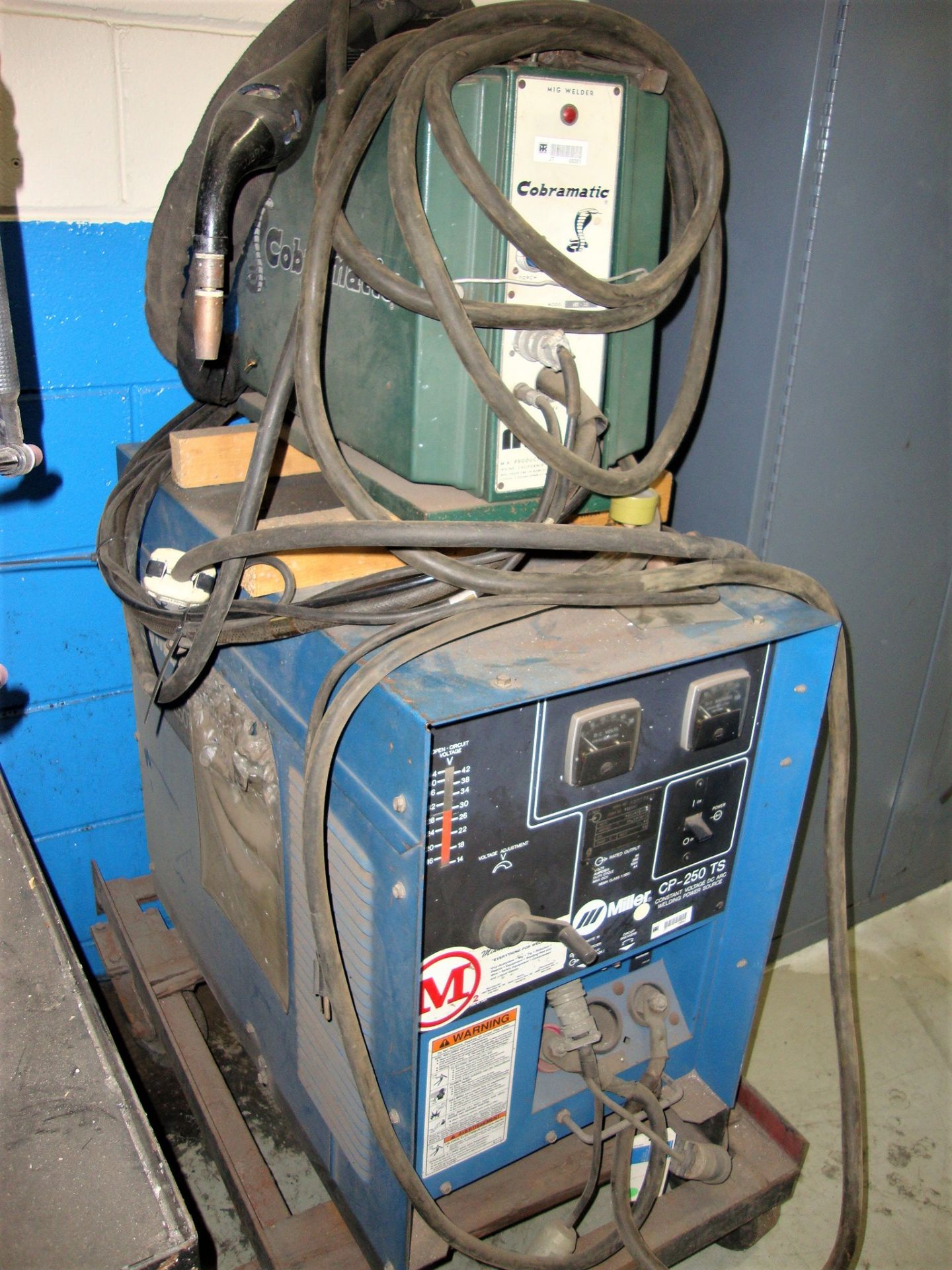 Miller CP-250TS Power Pack w/Cobramatic MK-3A Mig Welder, consigner said working unit right up unti - Image 2 of 5