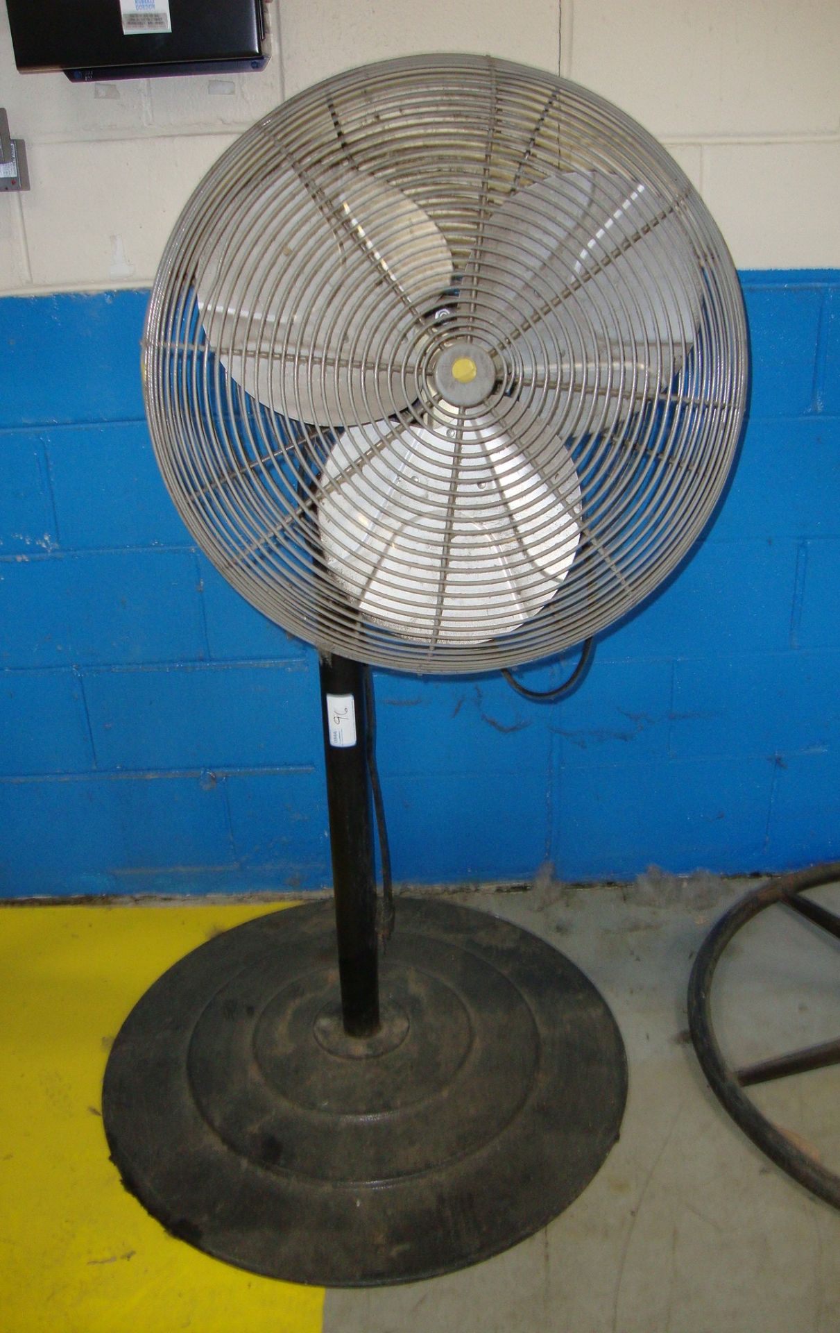 Dayton 24" Oscillating Fan, Adj. Height, 120V