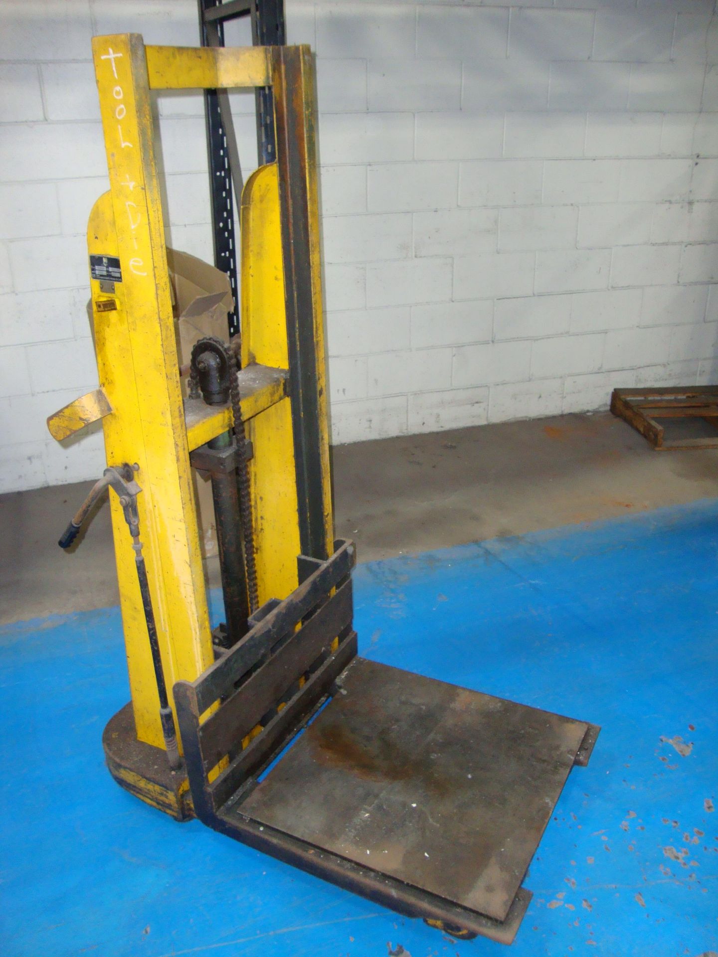 Big Joe Equipment Lift, Model # 2154, 1000 lb. capacity