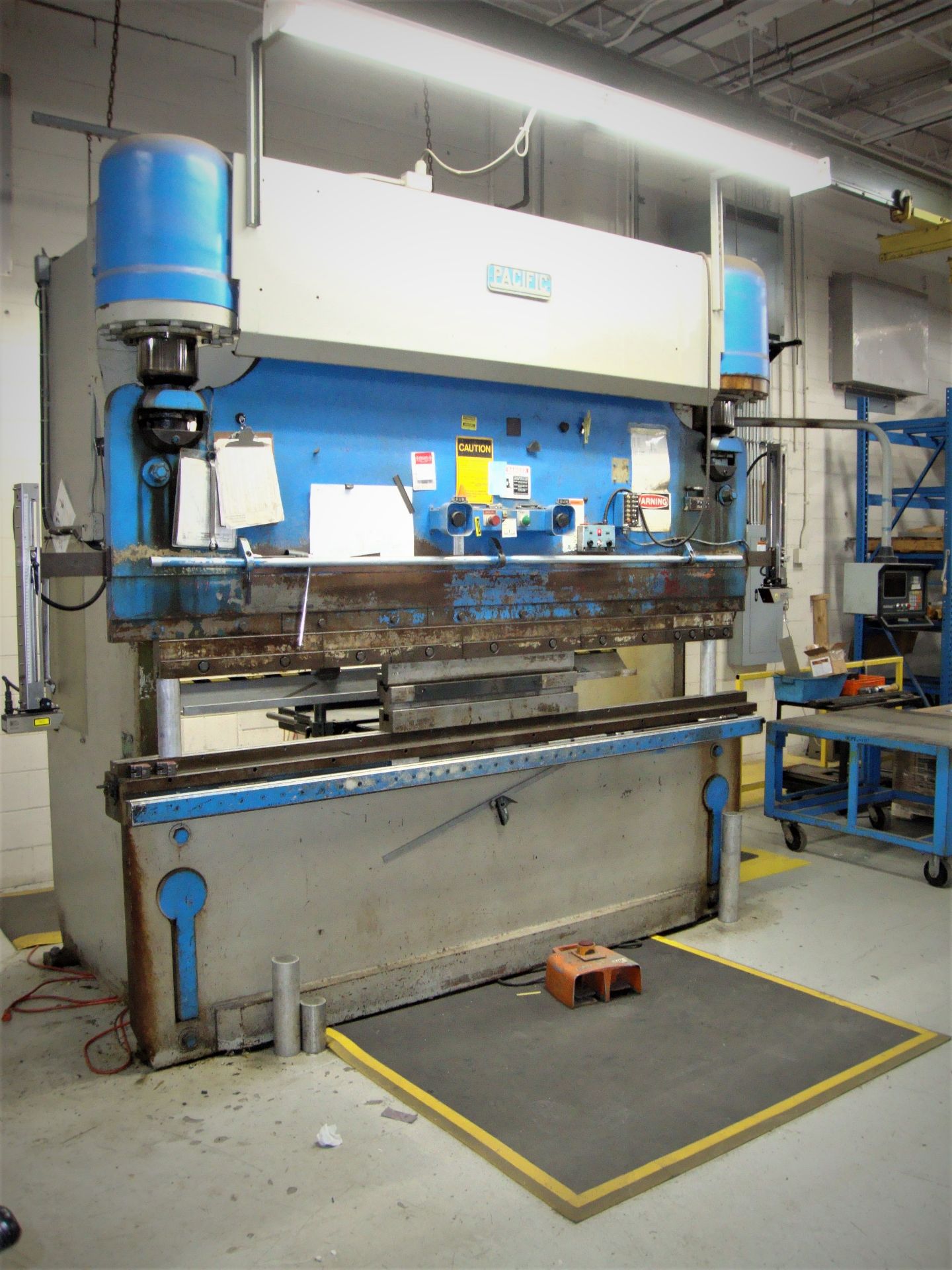 Pacific 225 Ton 10' Press Brake, Model # J225-10, Lazer Safe Safety System, Autobend 7 Controls, app