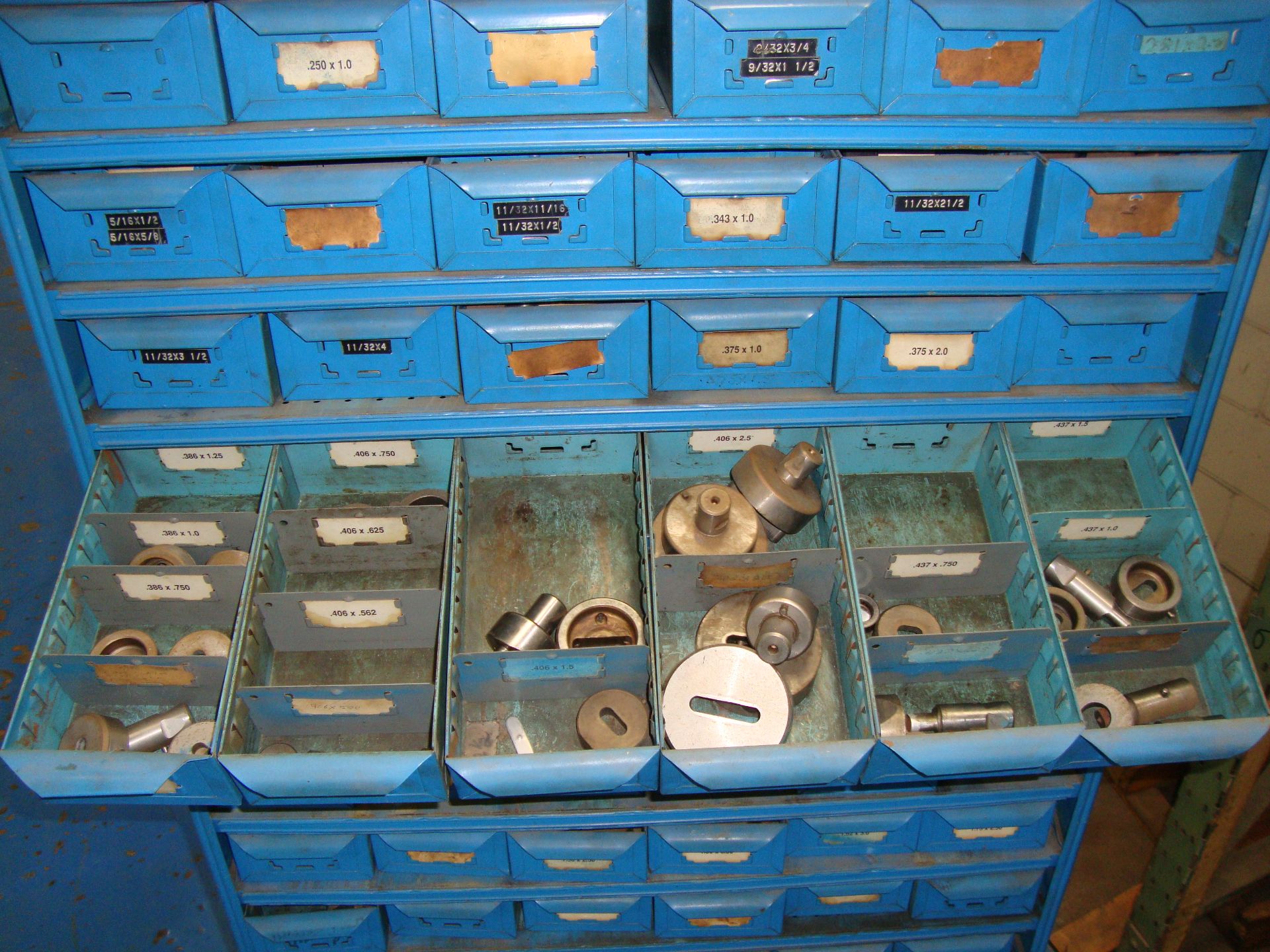 Lot of HUGE amount of Whitney Punch Tooling w/Lyons back to back Storage Drawer Shelving on Cart, ap - Image 10 of 21