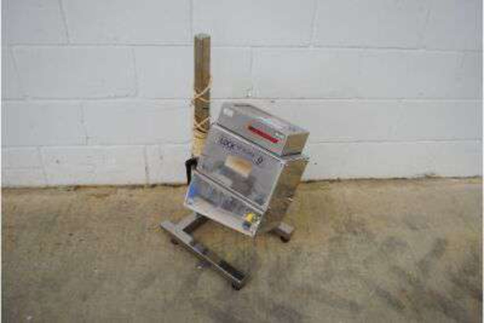 Lock Model: Metal-chek 9 Metal Detector System complete with stand S/N: 11569 - Image 2 of 3