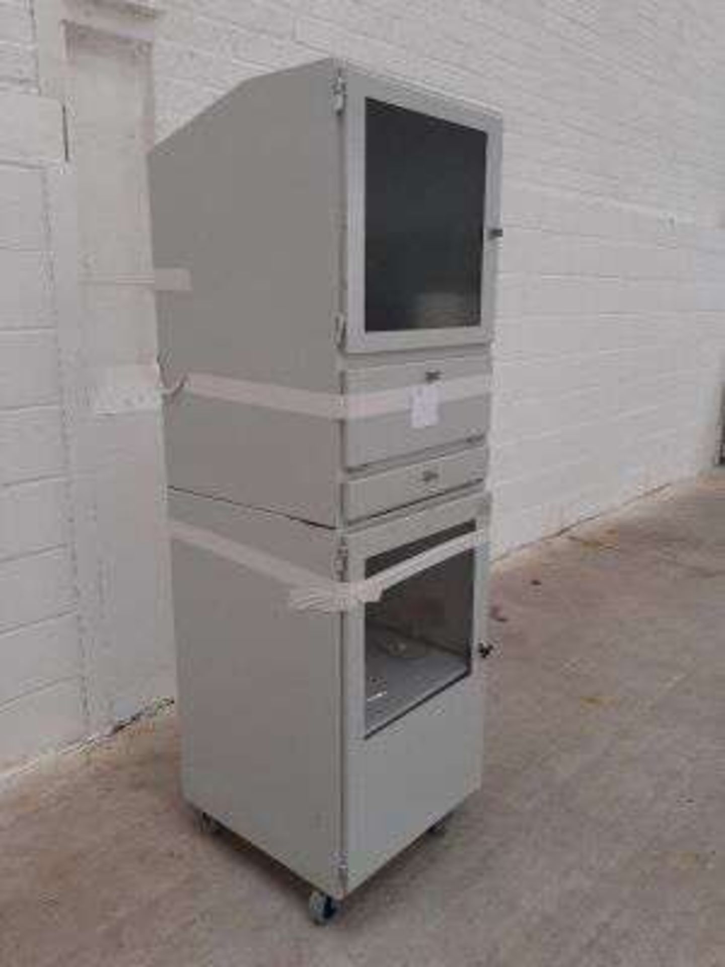 Multimedia Storage Cabinet on wheels - Image 2 of 4