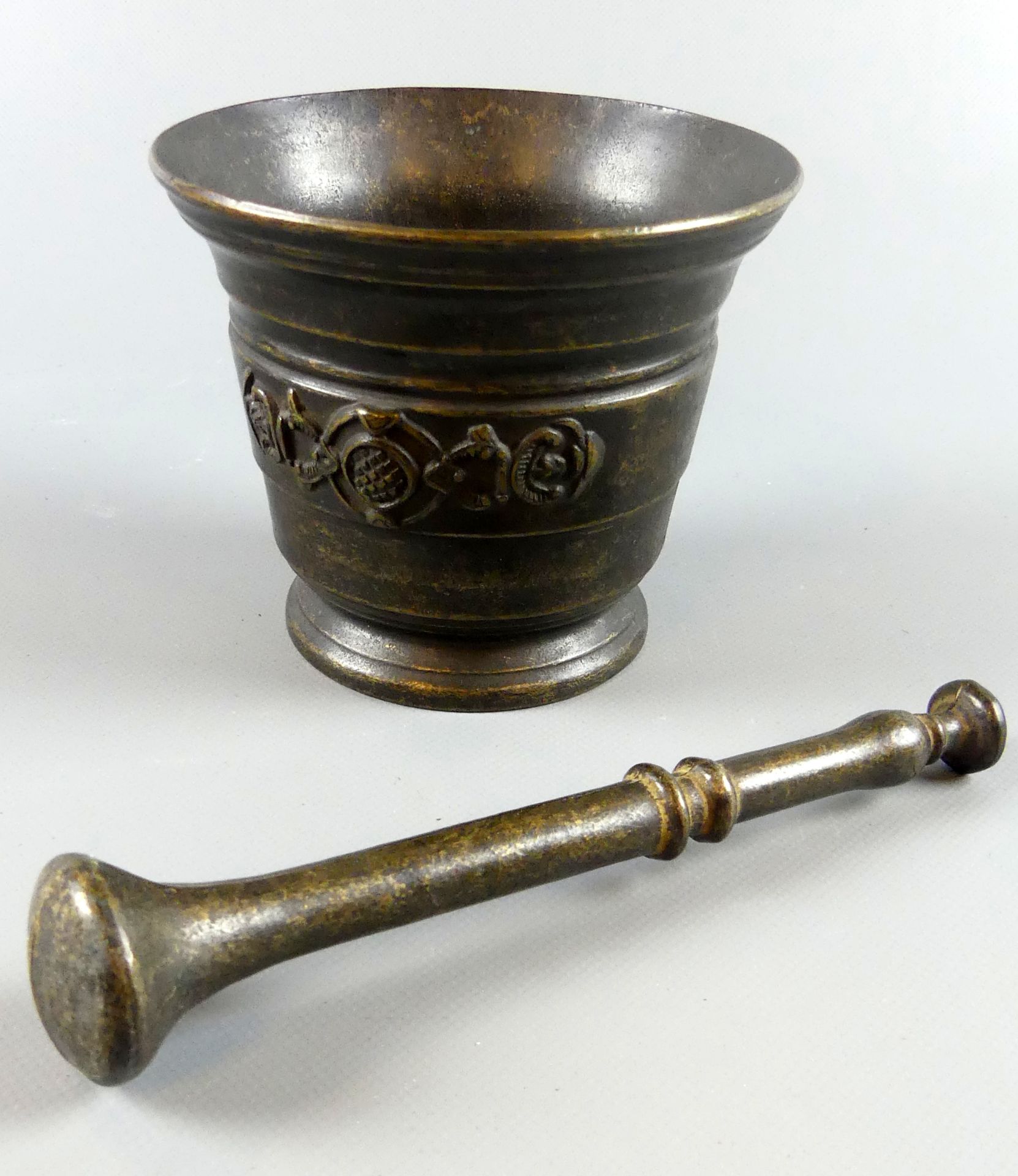 Mörser mit Pistill, Bronze, Höhe ca. 12 cm - Image 4 of 4