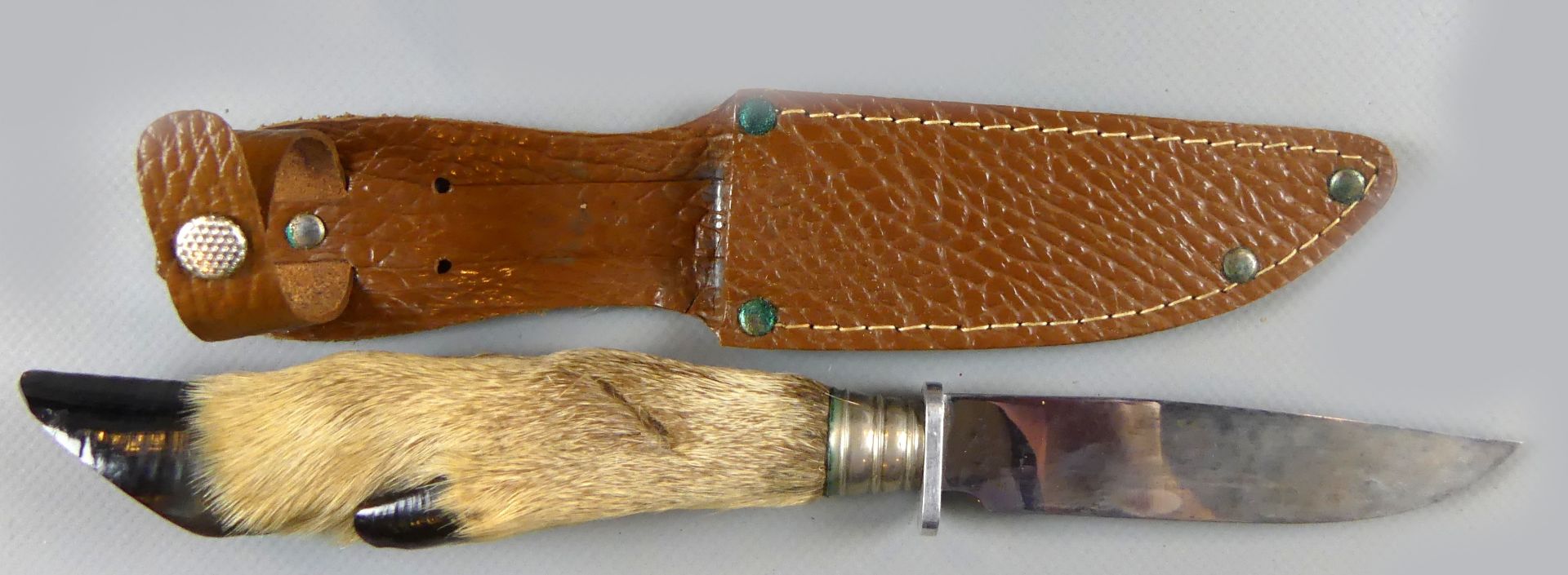 Geweih einer Antilope, Länge ca. 90 cm und ein Jagdmesser - Bild 3 aus 3