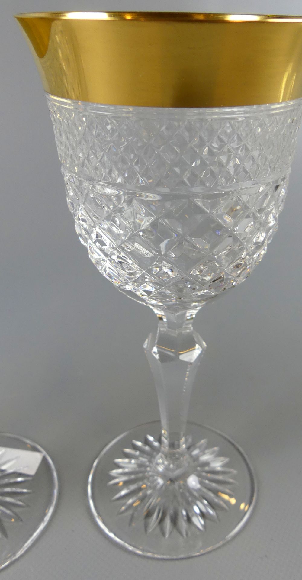 13 Weingläser, Kristall, Goldrand, H. 18 cm - Bild 2 aus 2