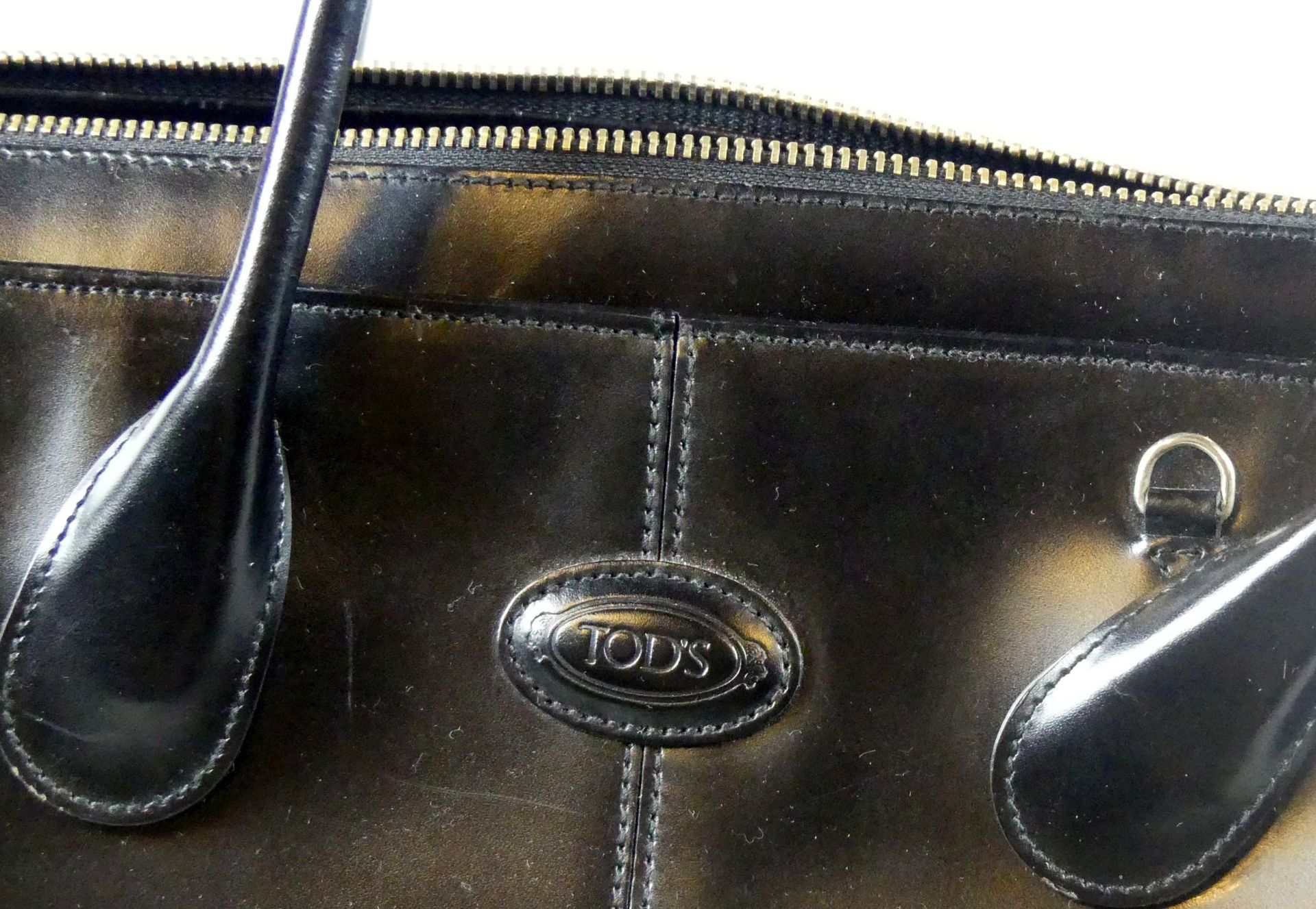 Handtasche, schwarz, bezeichnet Tods, ca. 27 x 40 cm, Gebr.spuren - Bild 2 aus 3