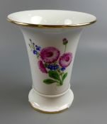 Vase, Tulpenform, Meissen, Polychrom bemalt, Goldrand, H.ca. 19,