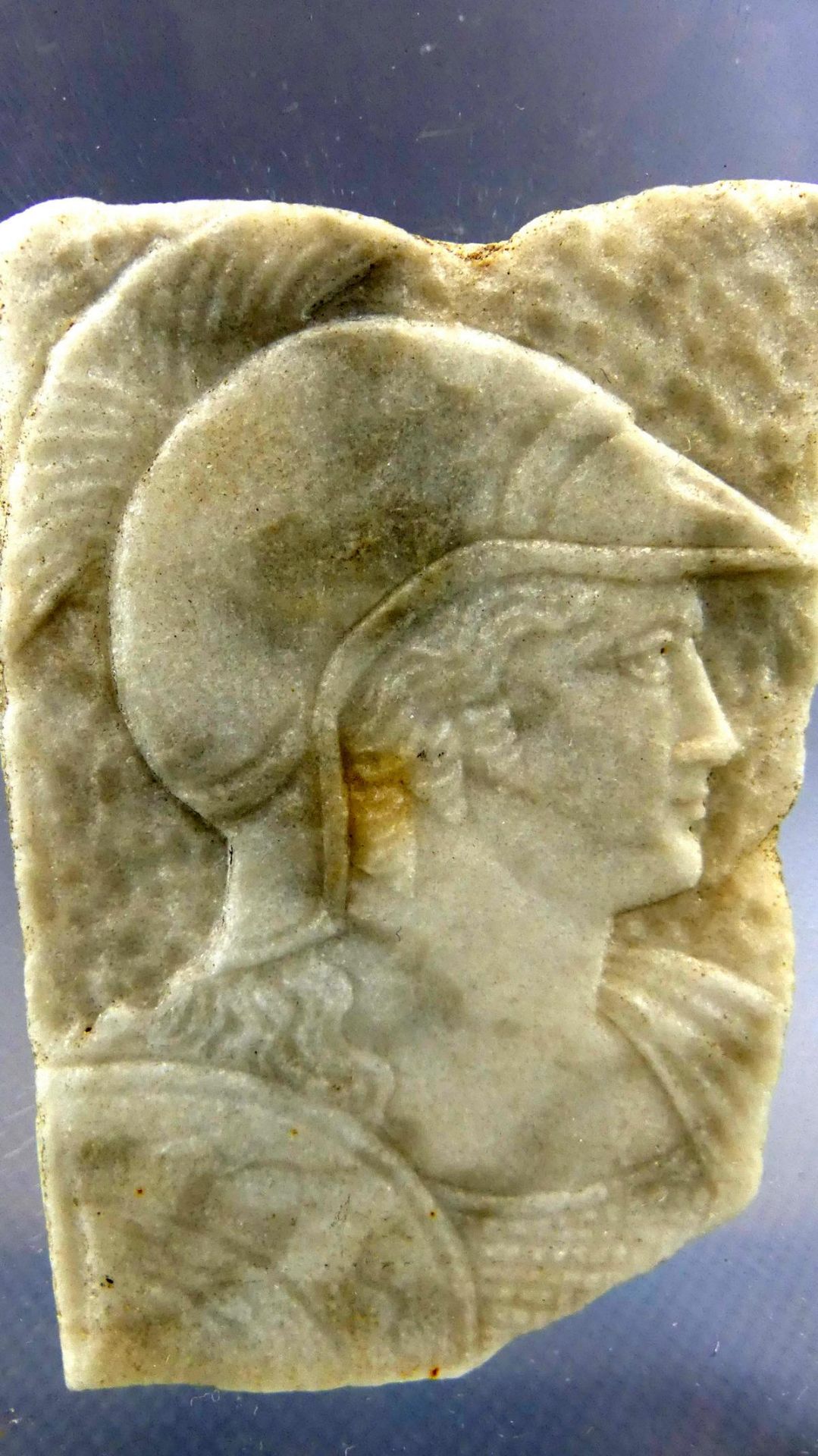 Marmor Relief, Frührömisch, "Römischer Soldat mit Helm", in - Bild 2 aus 4