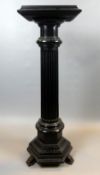 Säule, schwarz, kannelierter Schaft, 6-eckiger Fuß, Höhe ca. 110 cm
