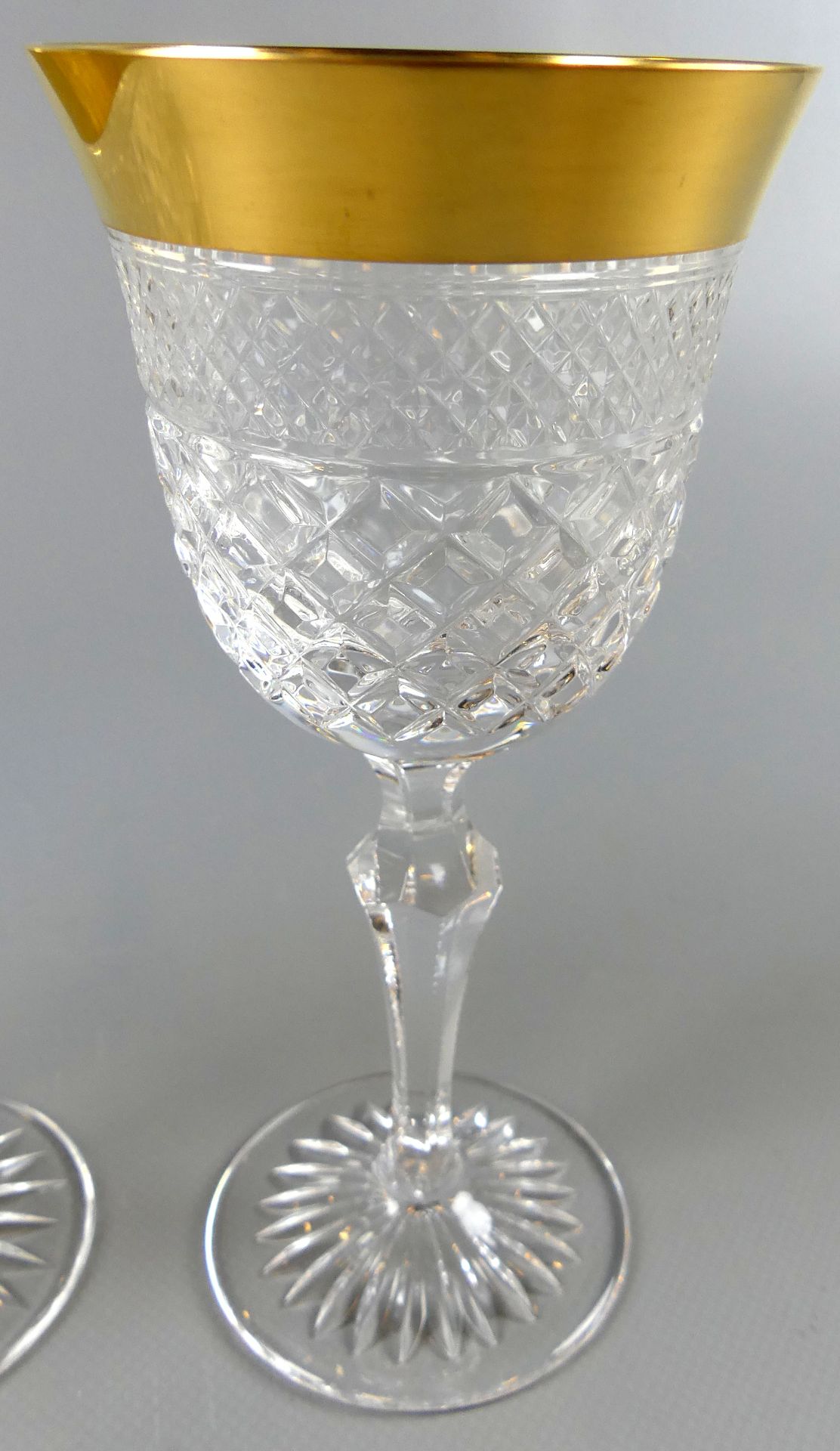 13 Weingläser, Kristall, Goldrand, H. 16,5 cm - Bild 2 aus 2