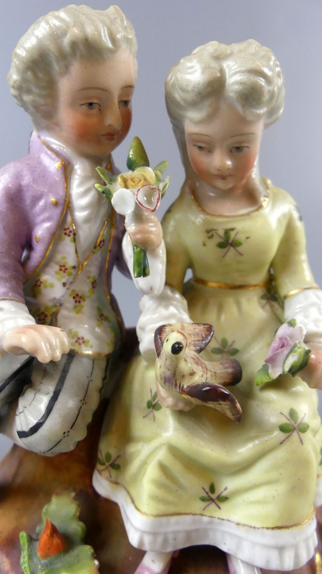 Barockes Liebespaar mit Taube, Porzellanfigur, Plauen, - Bild 2 aus 4