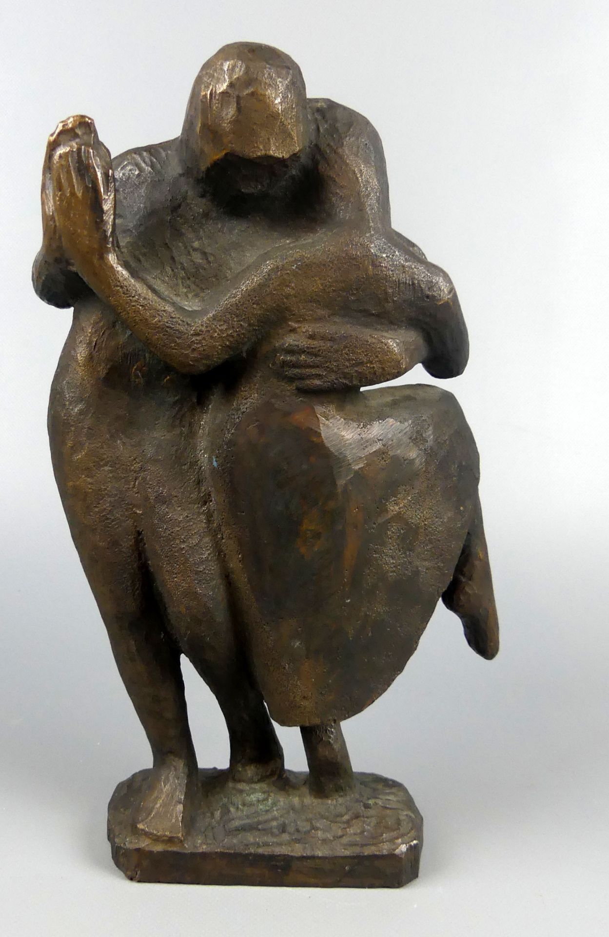 IRENE MÜLLER(1962), Bronze, Nr.12/15, sig. an der Unterseite, H. ca. 32 cm