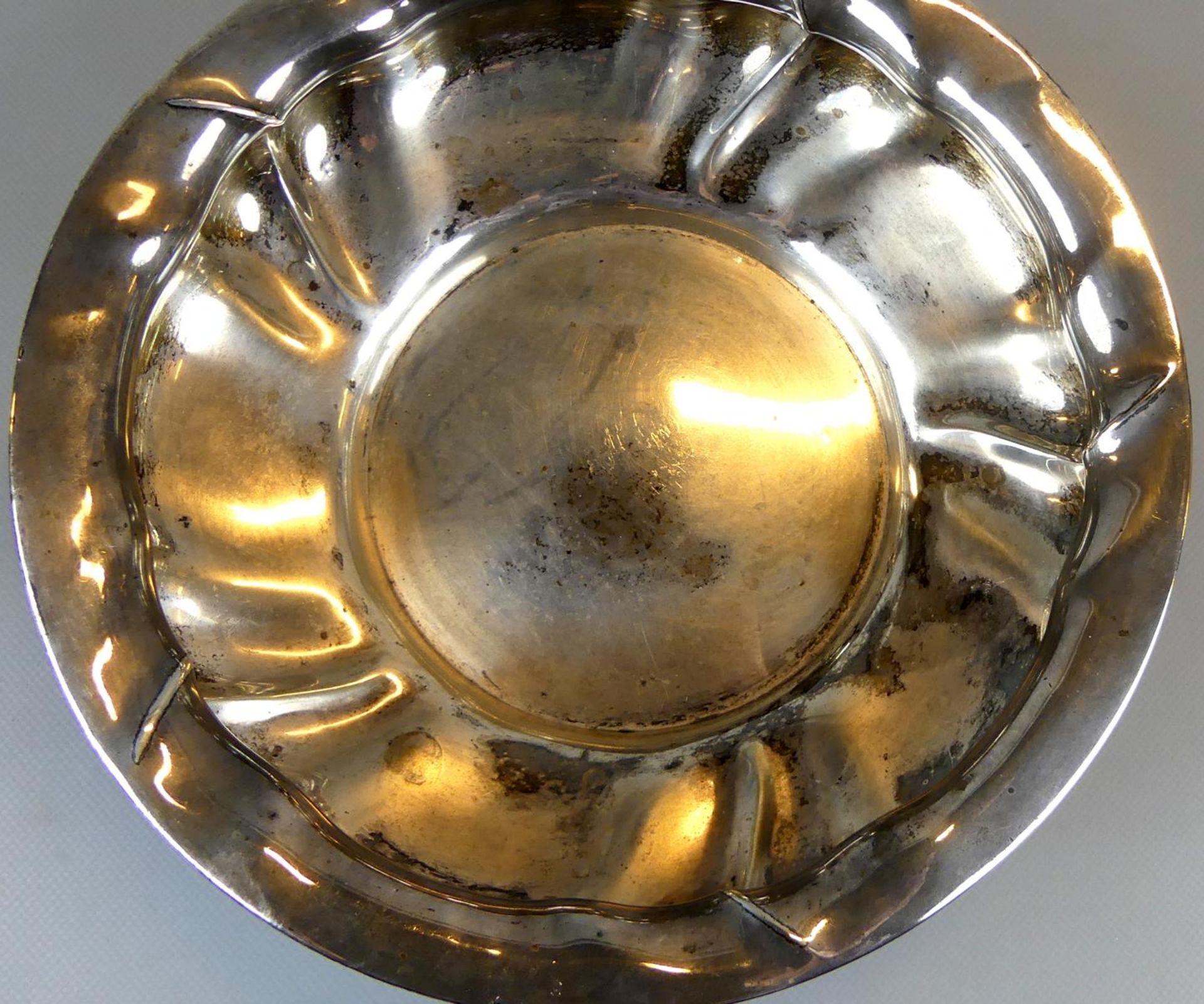 Schale, 835er Silber, deutsch, ca. 493 gr., auf 4 Füssen, Rückseitig gemarkt, - Bild 2 aus 3