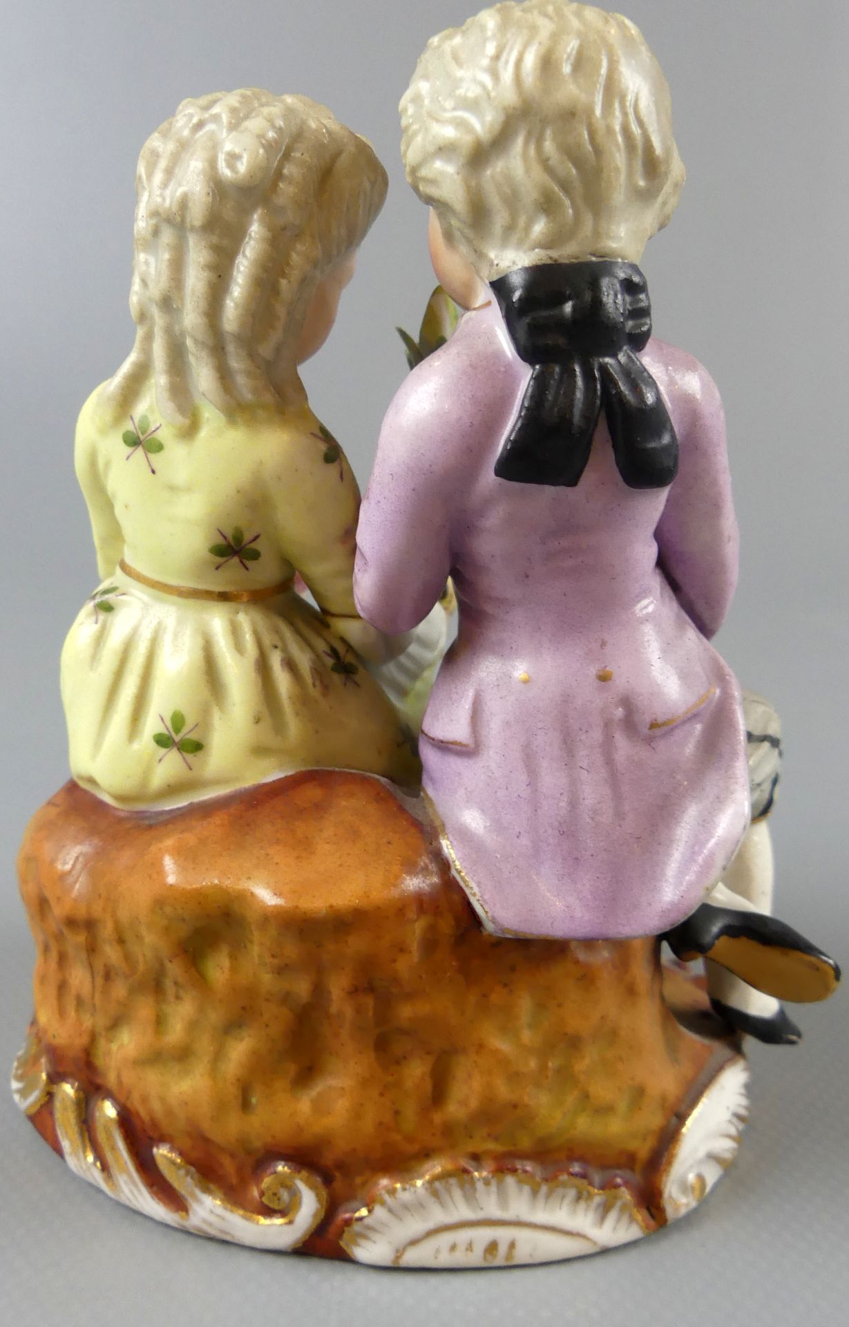 Barockes Liebespaar mit Taube, Porzellanfigur, Plauen, - Bild 3 aus 4