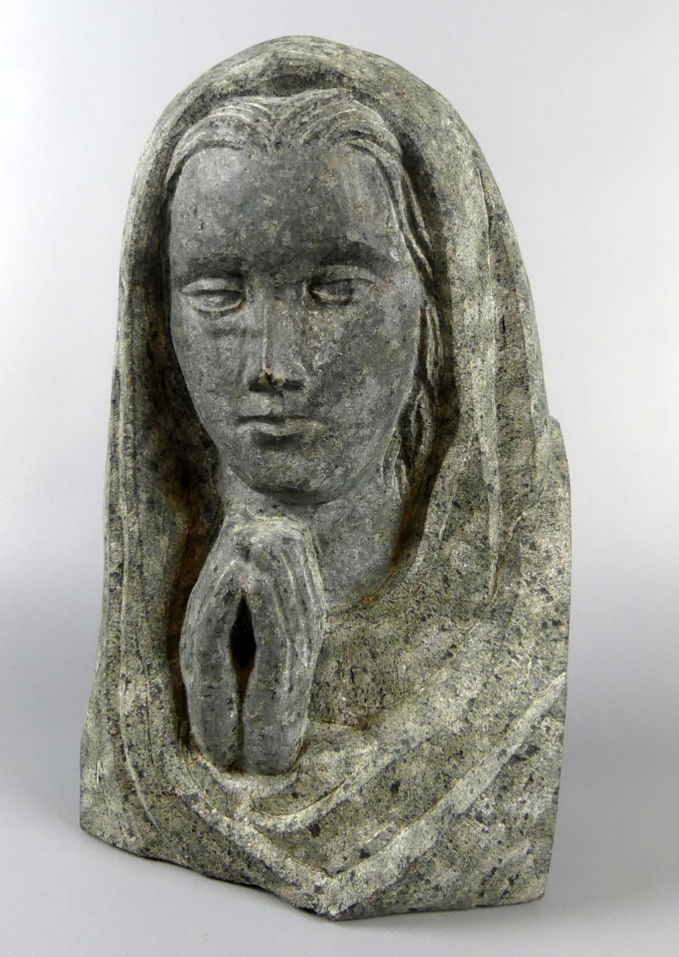 Skulptur, "Betende", unten monogr. HJK?, dat. 12.88, schwarzer Marmor,