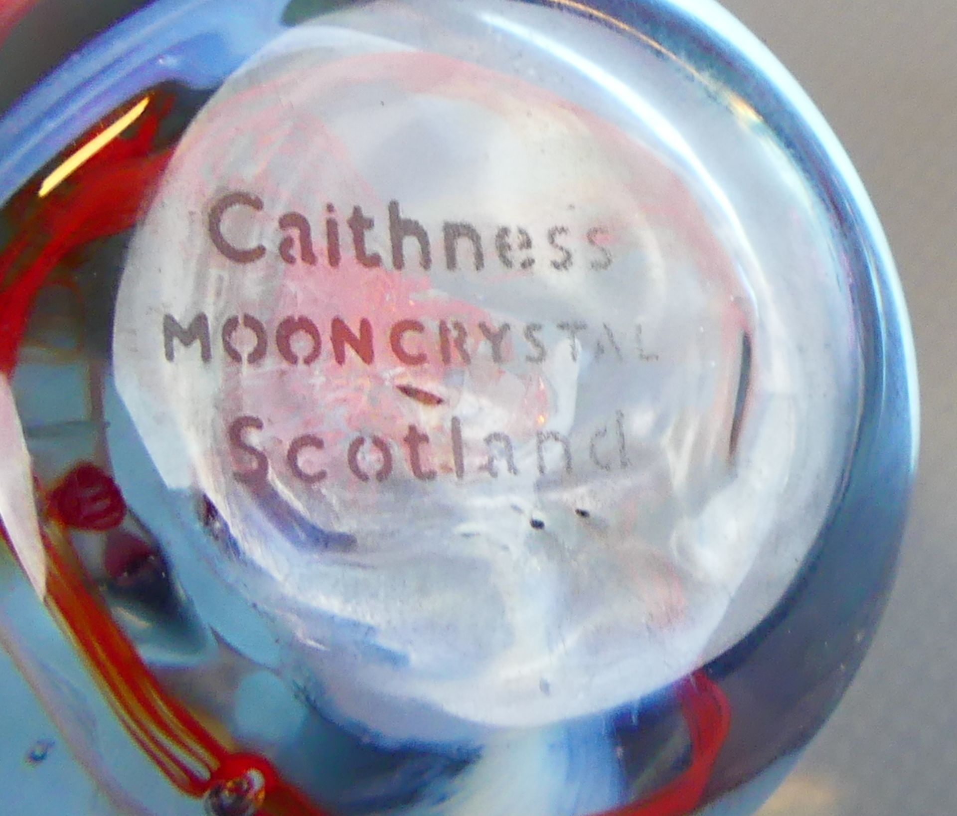 Paperweight, Schottland, Caithness Moon Crystal, H.ca. 5, Dm. 4cm, - Bild 3 aus 3