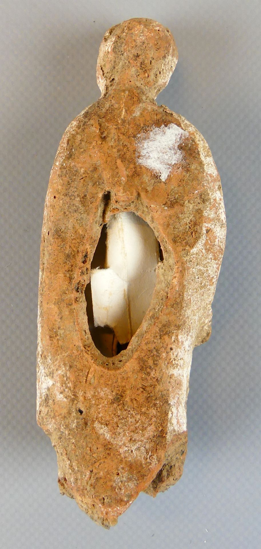 Lar (Hausgott), wohl 3.-4. Jhdt. v. Chr., Keramik, Fundort Capua, - Image 2 of 3