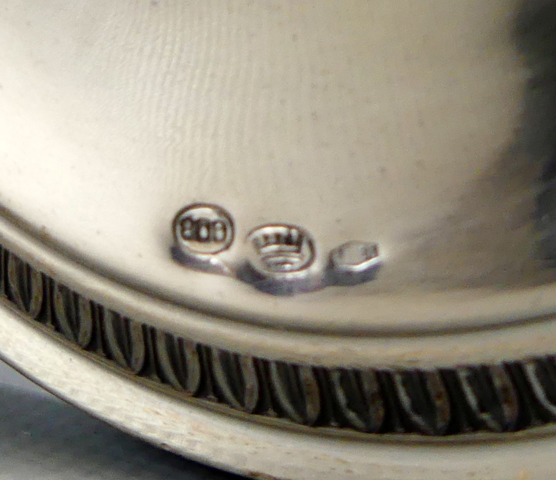 Paar Kerzenleuchter, 800er Silber, ca. 404 g., ungefüllt, runder Fuß, - Image 2 of 3