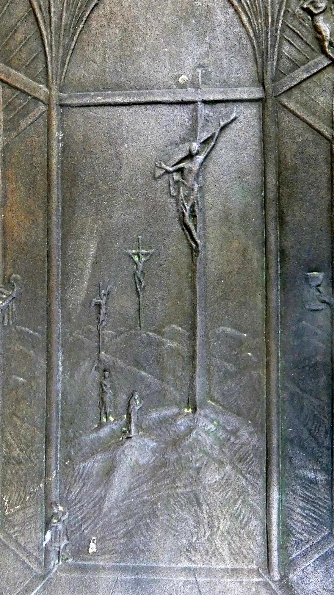 Kaminplatte, Metall, Altarbild, Kreuzigungsszene, ca. 62 x 27,5 - Image 3 of 4