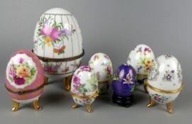 Konvolut von 7 Porzellan Eiern, u.a. Saesars Fine Porcelain, Limoges,