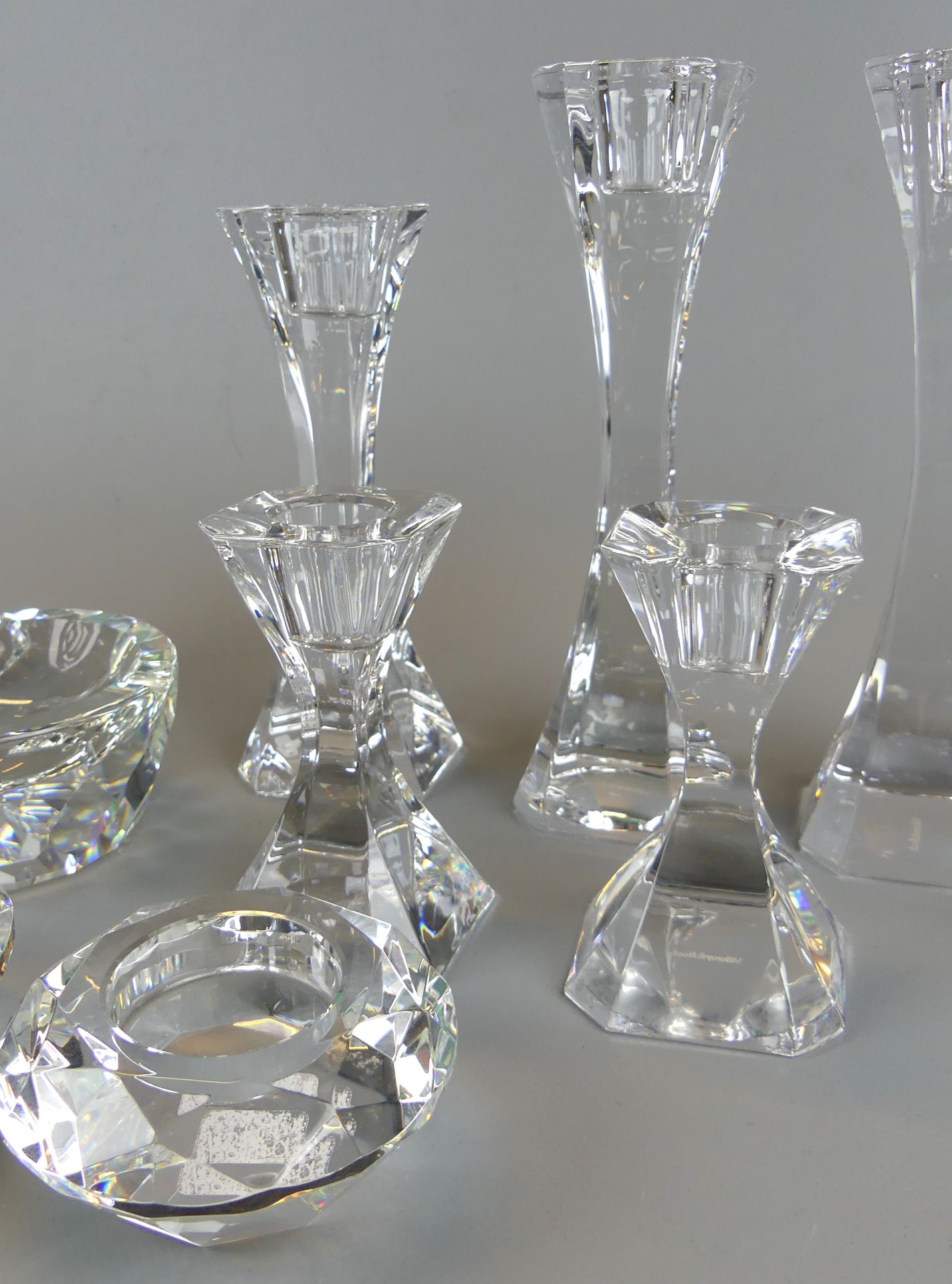 Konvolut Kristallglas, 11 Teile, versch. Kerzenleuchter, Aschenbecher - Image 2 of 3