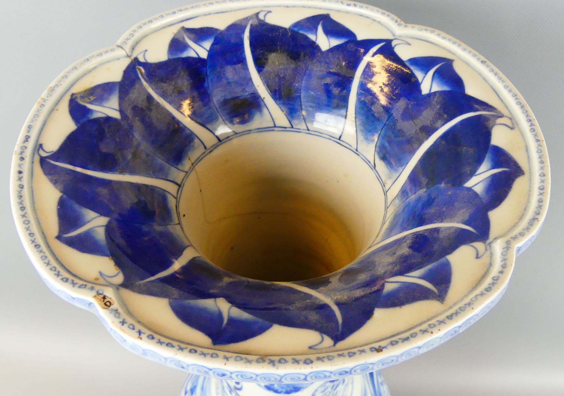 Vase, Asiatisch, Keramik, blau, Koi, Blüten-Darstellungen, Drachengriffe, - Bild 3 aus 5