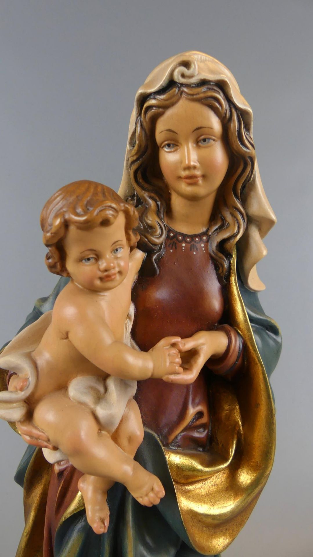 Maria mit Jesuskind, Holzfigur, neuzeitlich, H. ca. 37 cm - Bild 2 aus 2