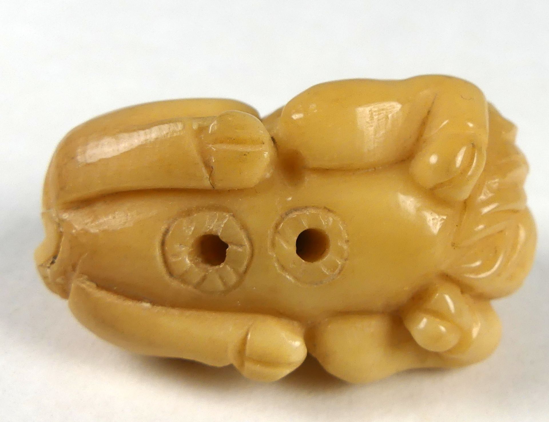 Netsuke, "Pferd", leichte Abriebspuren, H. ca. 3, B. 4 cm - Bild 3 aus 3