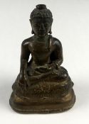 Buddha Shakyamuni, Bronze, Tibet, ca. 19. Jhdt., doppelter Lotussockel,