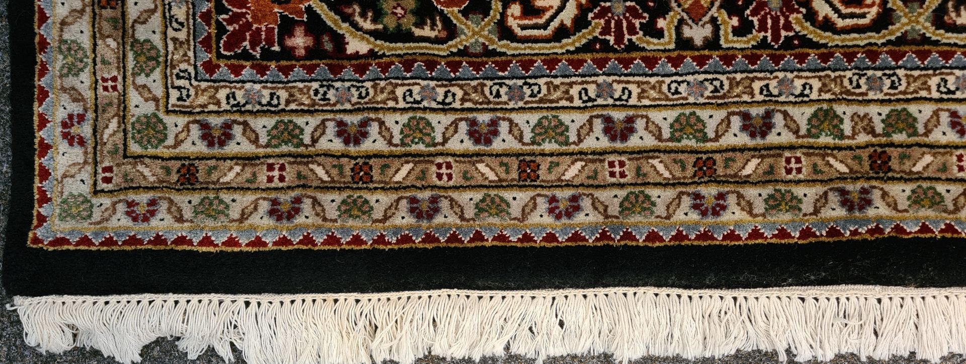 Teppich, Indo-Champa Mahi, Mittelmedaillon, braun/schwarz, ca. 292 x 250 cm - Bild 3 aus 4