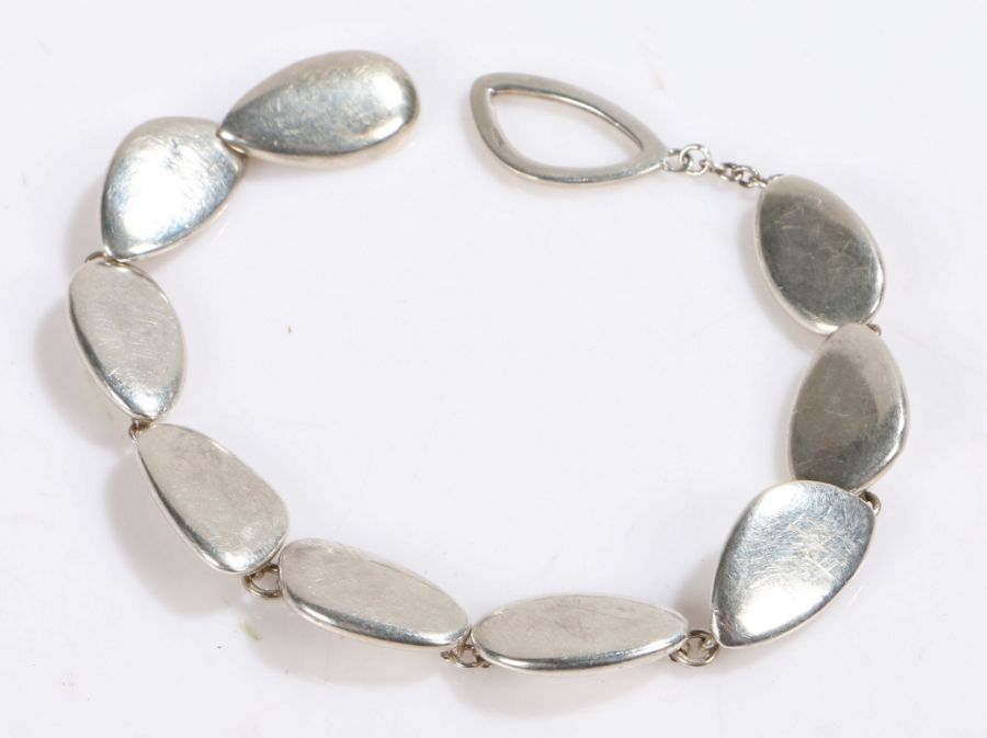 Silver bracelet in the form of pebbles, 19cm long - Image 2 of 2