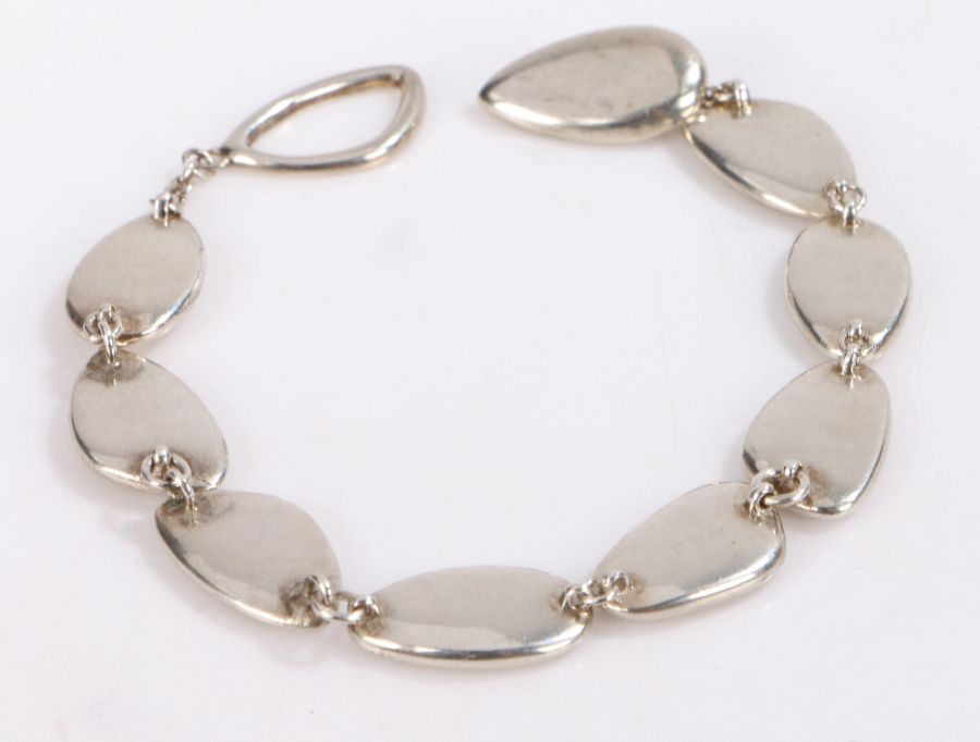 Silver bracelet in the form of pebbles, 19cm long