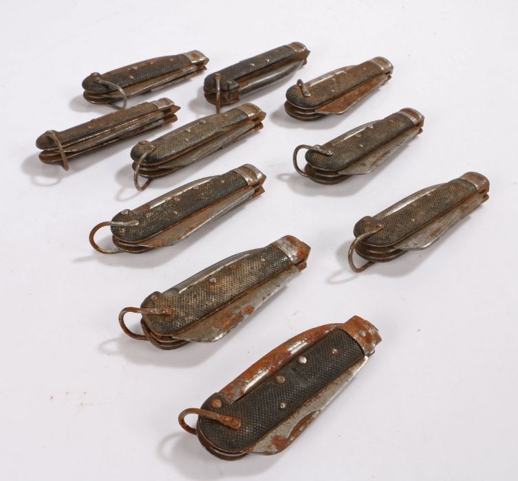 Selection of British Army clasp knives in varying conditions, (10)