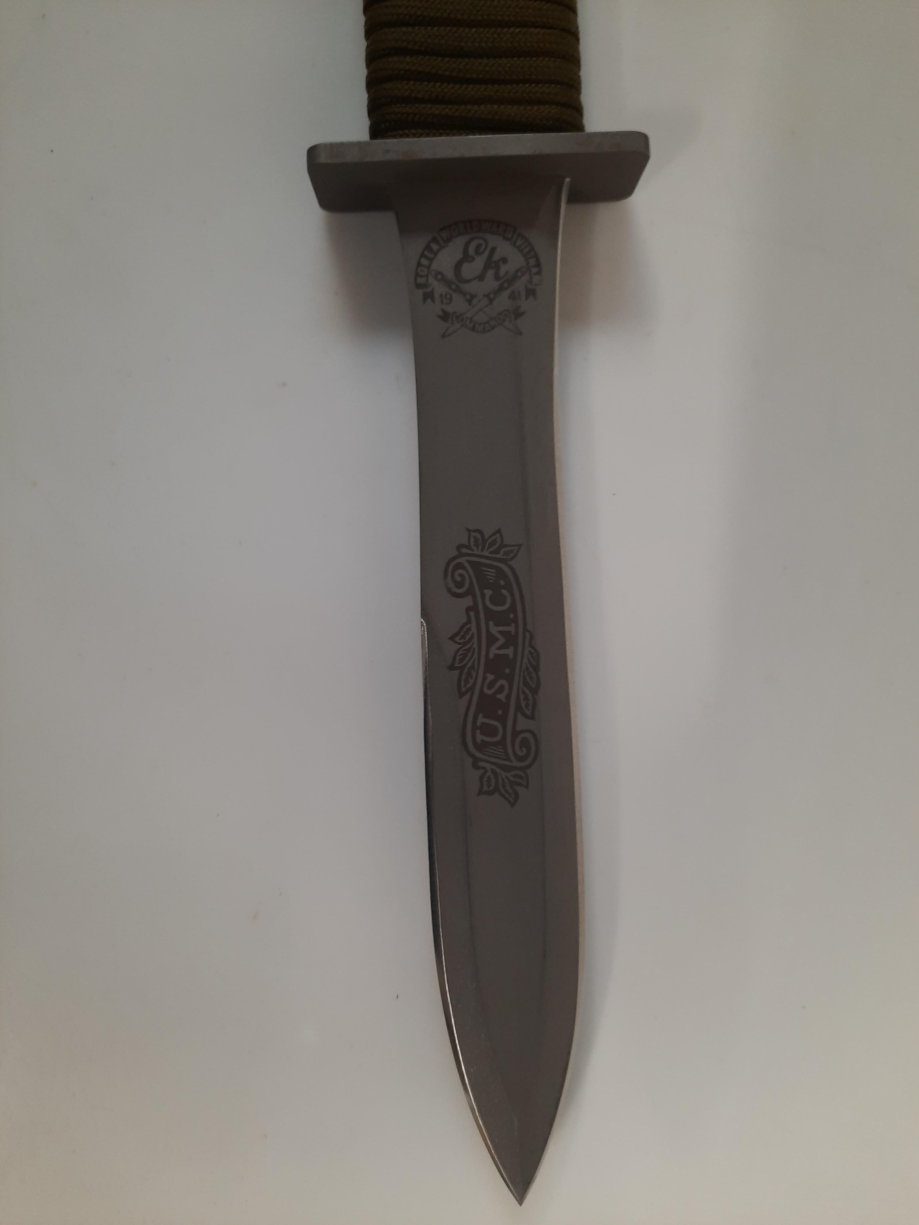 Commemorative fighting knife, leaf shaped blade with 'Korea, WWII, Vietnam, Commando' etched to - Image 3 of 4