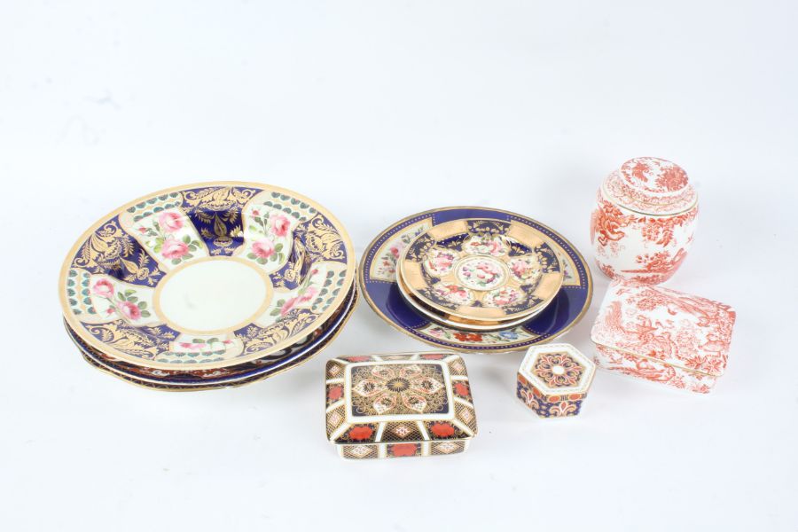 Royal Crown Derby ware, to include Imari pattern plates, jewellery boxes, shallow dish (10)