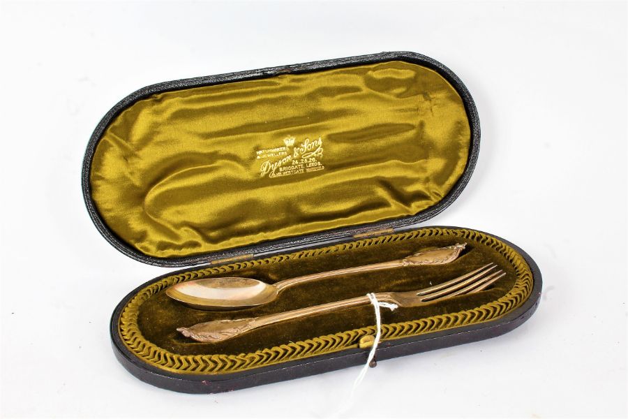 Edward VII silver christening set, London 1906, maker Josiah Williams & Co. consisting of fork and