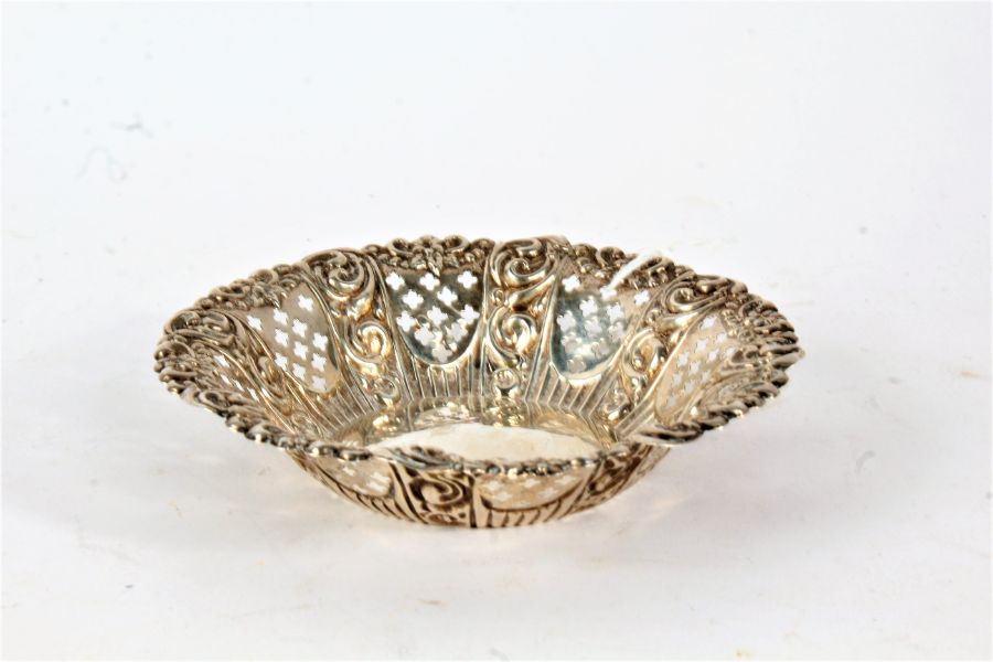 Victorian silver bonbon dish, Birmingham 1898, maker Miller Brothers, the embossed foliate and