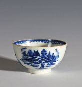 Lowestoft porcelain tea bowl decorated in the pagoda and fisherman pattern, 7.5cm diameter, 4cm
