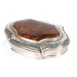18th Century silver and agate set snuff box, the shaped box with agate set to the lid and a