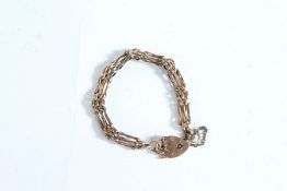 9 carat gold christening bracelet, with heart form clasp, 2.3g