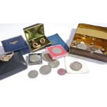 Collection of coins, to include various denominations, Crowns, etc, also together with a ladies