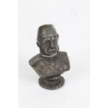 Base metal vesta striker modelled as a bust of Charles George Gordon (Gordon of Khartoum), 12cm
