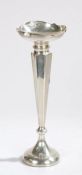 Substantial George V silver spill vase, Birmingham 1918, maker Sanders & Mackenzie, the trefoil
