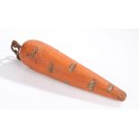 20th Century Green Grocers trade sign, carved as a carrot with a chain to the top, 48cm high